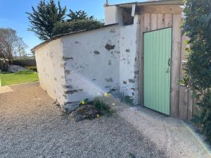 Maisons de vacances Gite de charme trois chambres au pied des marais grand jardin : photos des chambres