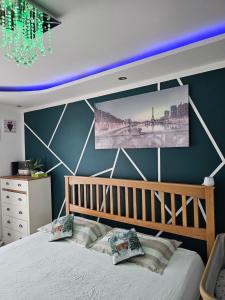 Allan & Ella House