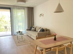 Pinia Slnava 01 - Luxury lakeside apartment with pool