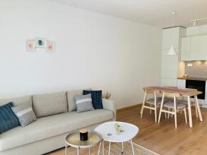 Pinia Slnava 01 - Luxury lakeside apartment with pool