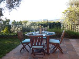 Maisons de vacances Pool House Matisse in large park with heated pool : photos des chambres