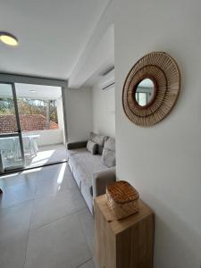 Edificio Cerezo 77 by D&G