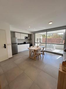 Edificio Cerezo 77 by D&G