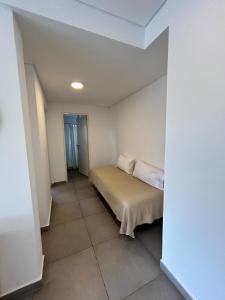 Edificio Cerezo 77 by D&G