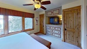 Crestwood 3104 Premier 2 Bedroom