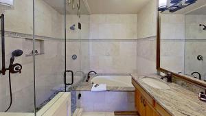 Crestwood 3104 Premier 2 Bedroom