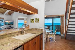 Big Island Kanaloa at Kona 2003 by Coldwell Banker Island Vacations