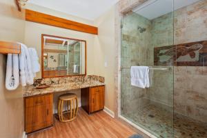 Big Island Kanaloa at Kona 2003 by Coldwell Banker Island Vacations