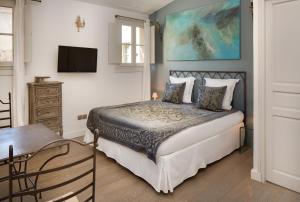 B&B / Chambres d'hotes La Maison des Augustins 4 stars Spa et Fitness : photos des chambres
