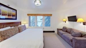 Crestwood 3203 Standard 2 Bedroom