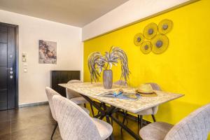 Two bedroom Lux apartment Next to the metro