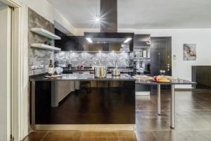 Two bedroom Lux apartment Next to the metro