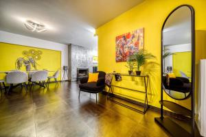 Two bedroom Lux apartment Next to the metro