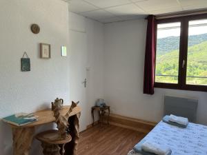 B&B / Chambres d'hotes Mas Lluganas : Chambre Double - Vue sur Montagne