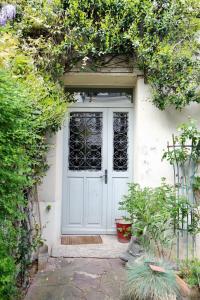 Villas Country house in Paris : Villa