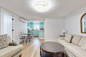 Georgianne Suite Six