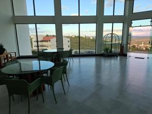 Apartamento Nascente Mobiliado com 3 suítes em Gravatá-PE