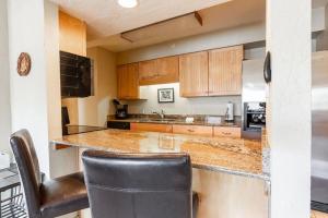 Condo with Pool & Hot Tubs, Free Shuttle