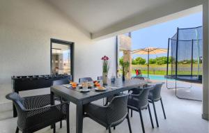 3 Bedroom Cozy Home In Nedescina