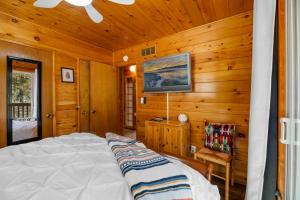 The Scandinavian Bear - Close to Slopes, Smart TV, Fireplace, Deck, BBQ
