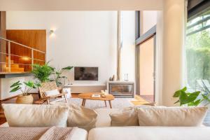 Stunning Tróia II by LovelyStay