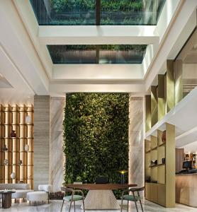 Anthology of Athens, The Leading Hotels of the World