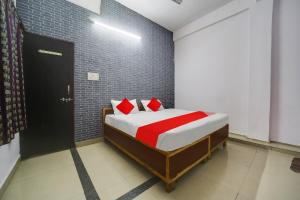 Hotel O M Square palace