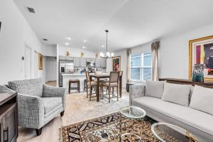 Brand New 2-2 Villa with Golf Cart