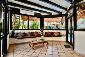 Riviera del Sol Amazing King Size Deluxe Suite 301