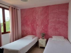 Villages vacances Bungalows Du Maquis : Bungalow 2 Chambres (4 Adultes + 2 Enfants)

