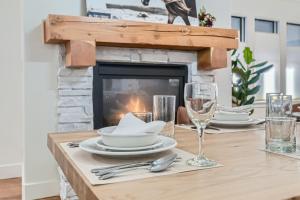 Moose Lodge Retreat in Park City! Walk to the Slopes! by SkyRun Park City