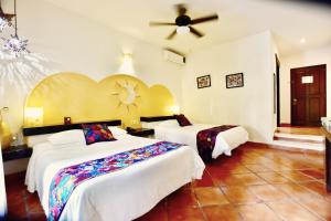 Riviera del Sol Amazing Double Queen Junior Suite 207