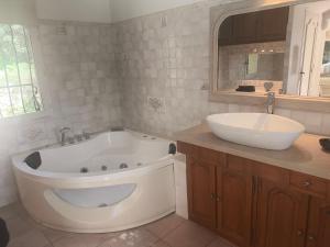 Villas Vue Imprenable a Grasse Plascassier : photos des chambres