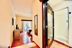 Riviera del Sol Amazing Double Queen Junior Suite 304