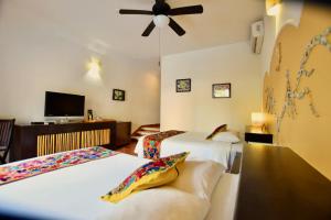 Riviera del Sol Amazing Double Queen Junior Suite 306