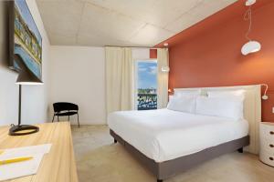 Hotels Golden Tulip Hotel & Rooftop Martigues Provence : photos des chambres