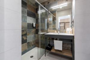 Hotels Golden Tulip Hotel & Rooftop Martigues Provence : photos des chambres