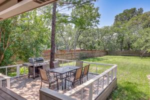 3 Mi to Boerne Lake Getaway with Deck and Yard!