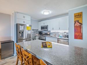 Kalanikai 118 - Highly Walkable