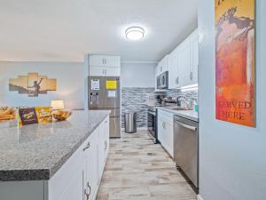 Kalanikai 118 - Highly Walkable