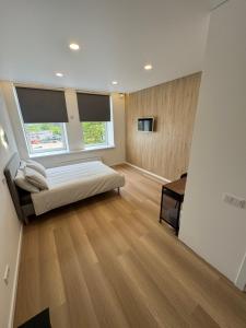 6 New Airport Apartment