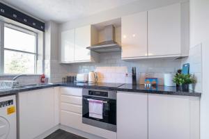 2 bed apartment in Enfield Lock