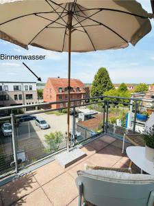 HAFENROMANTIK - Wohnen mit Charme im Herzen von Neustadt mit Blick auf das Binnenwasser