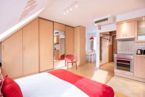 Central - Modern - Comfy