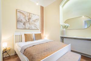 Very Central - Comfy - NEW