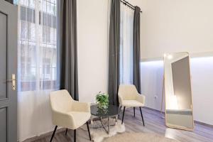 Central - Comfy - Large