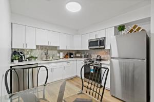 Near Ft Myers Beach Charming spacious 2BD