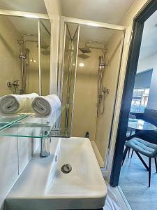 Golders Green Studio 61