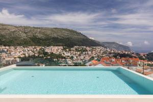 Modern Villa in Dubrovnik with Infinity Rooftop Pool