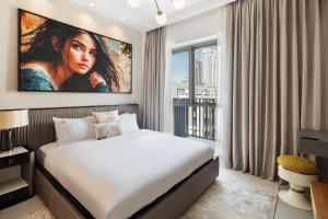 qua Serenity Poolside with Community Views